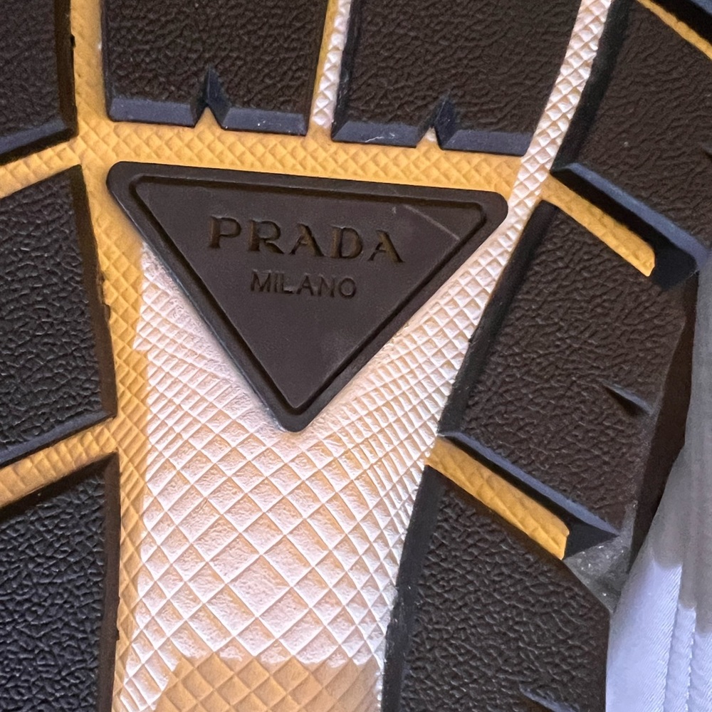 Authentic PRADA sneakers - Picture 7 of 15